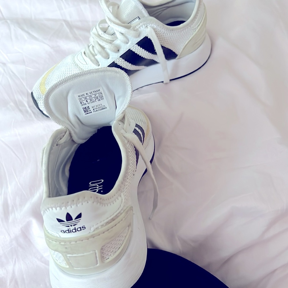 Adidas - Picture 4 of 5